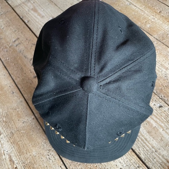 STAMPD’ Black Studded Snapback Hat Gold Spikes Streetwear Dope LA Cap - Picture 6 of 12